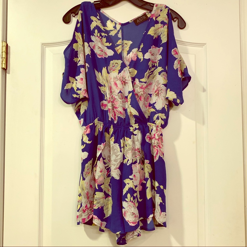 ASTR blue floral romper, size Small